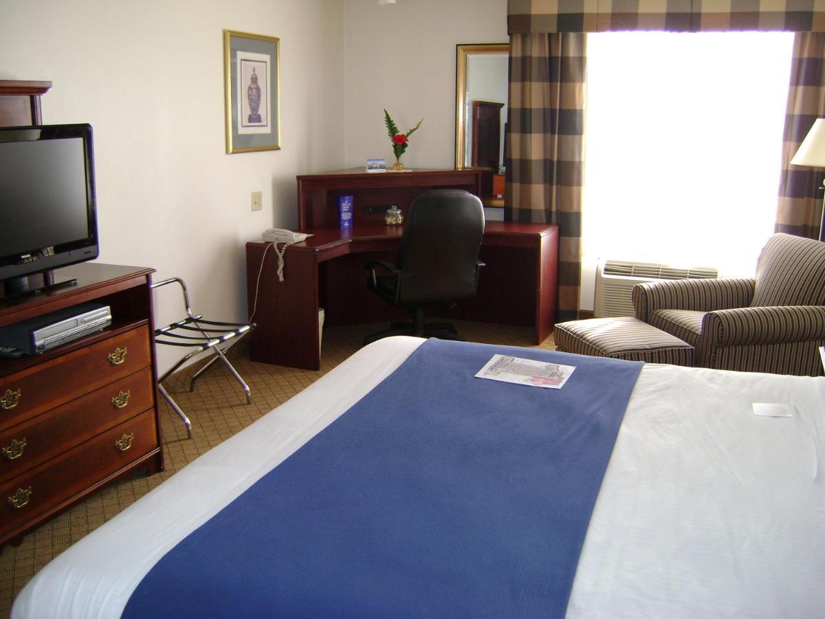 Holiday Inn Express & Suites Alliance By Ihg Экстерьер фото