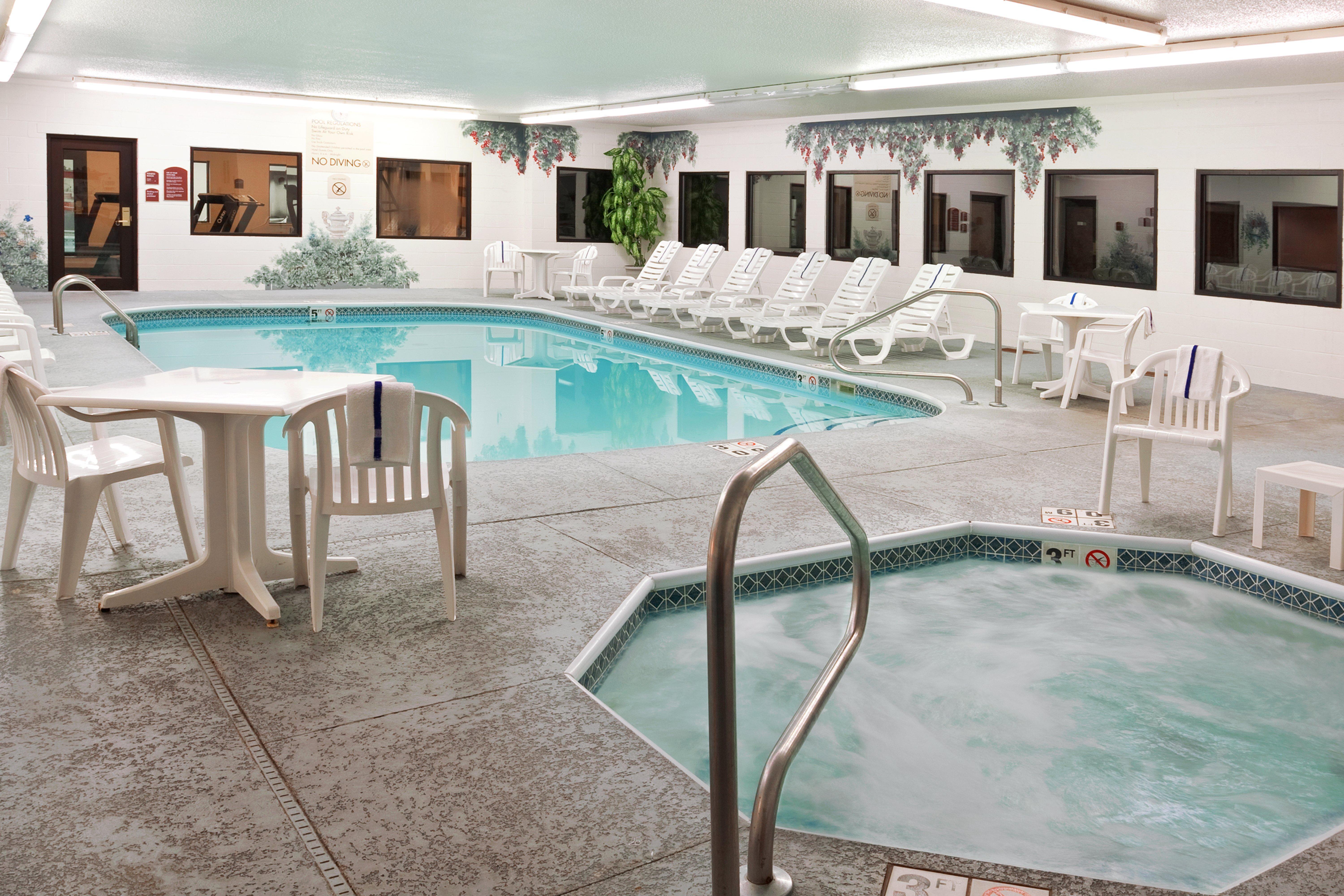 Holiday Inn Express & Suites Alliance By Ihg Экстерьер фото
