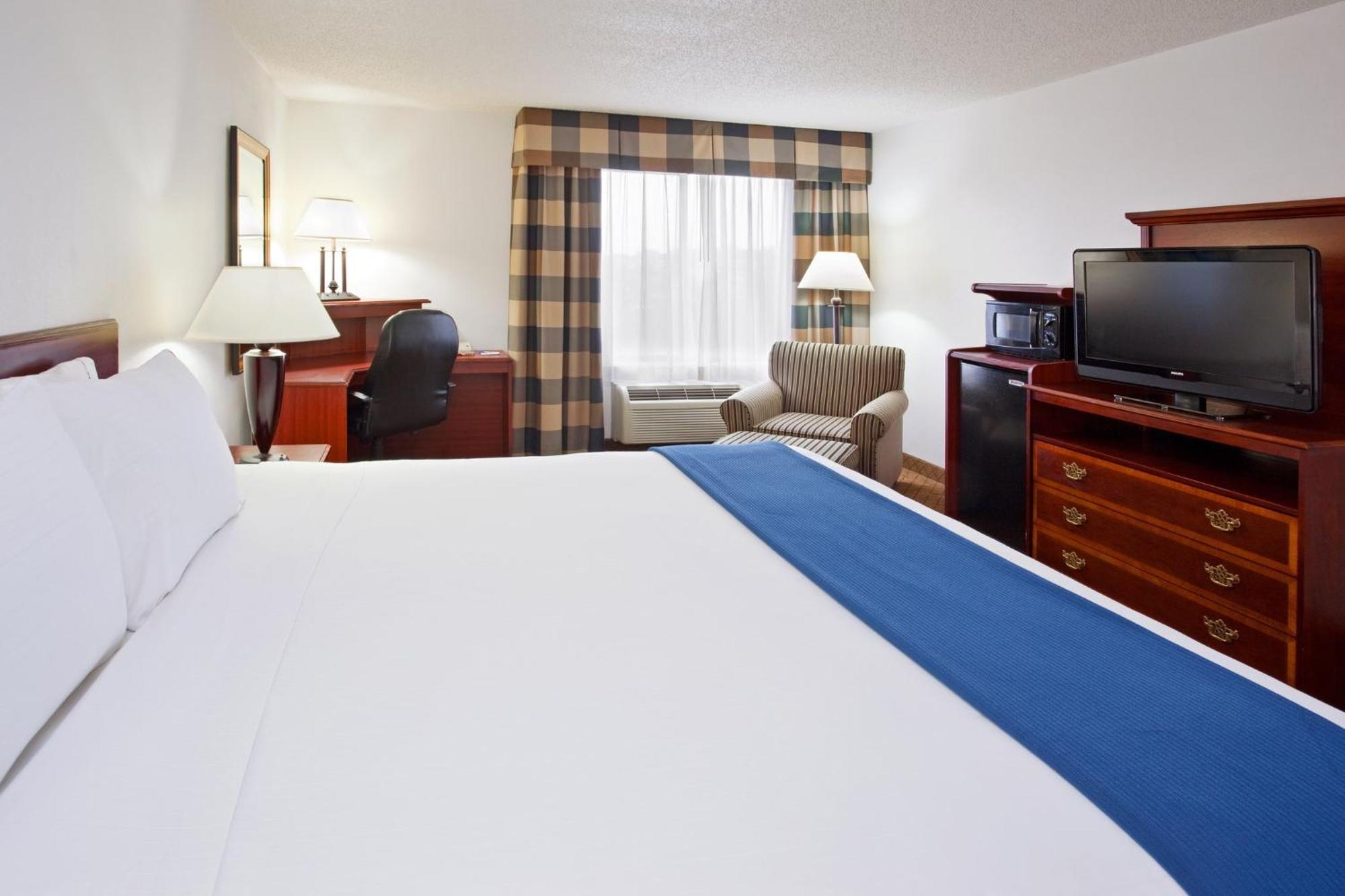 Holiday Inn Express & Suites Alliance By Ihg Экстерьер фото