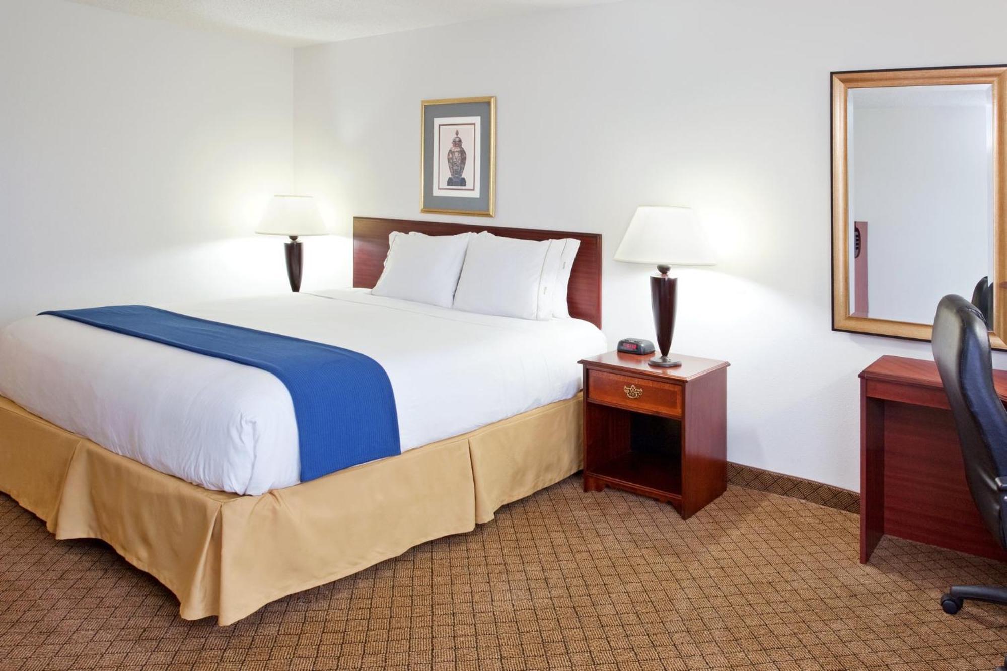Holiday Inn Express & Suites Alliance By Ihg Экстерьер фото