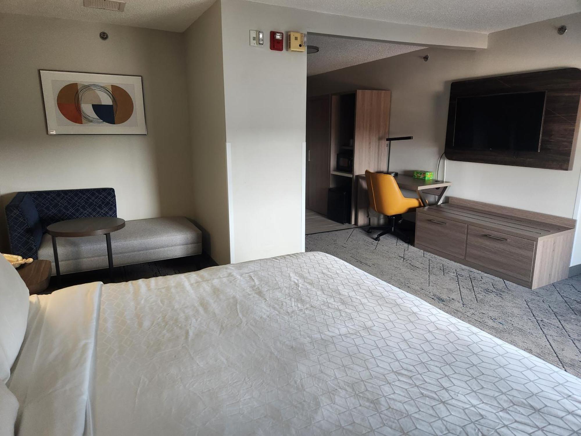 Holiday Inn Express & Suites Alliance By Ihg Экстерьер фото