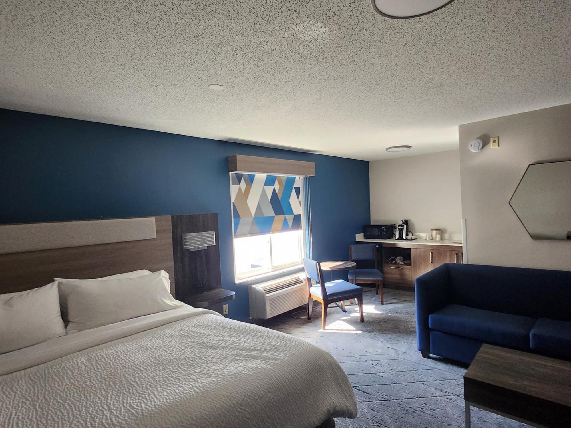 Holiday Inn Express & Suites Alliance By Ihg Экстерьер фото