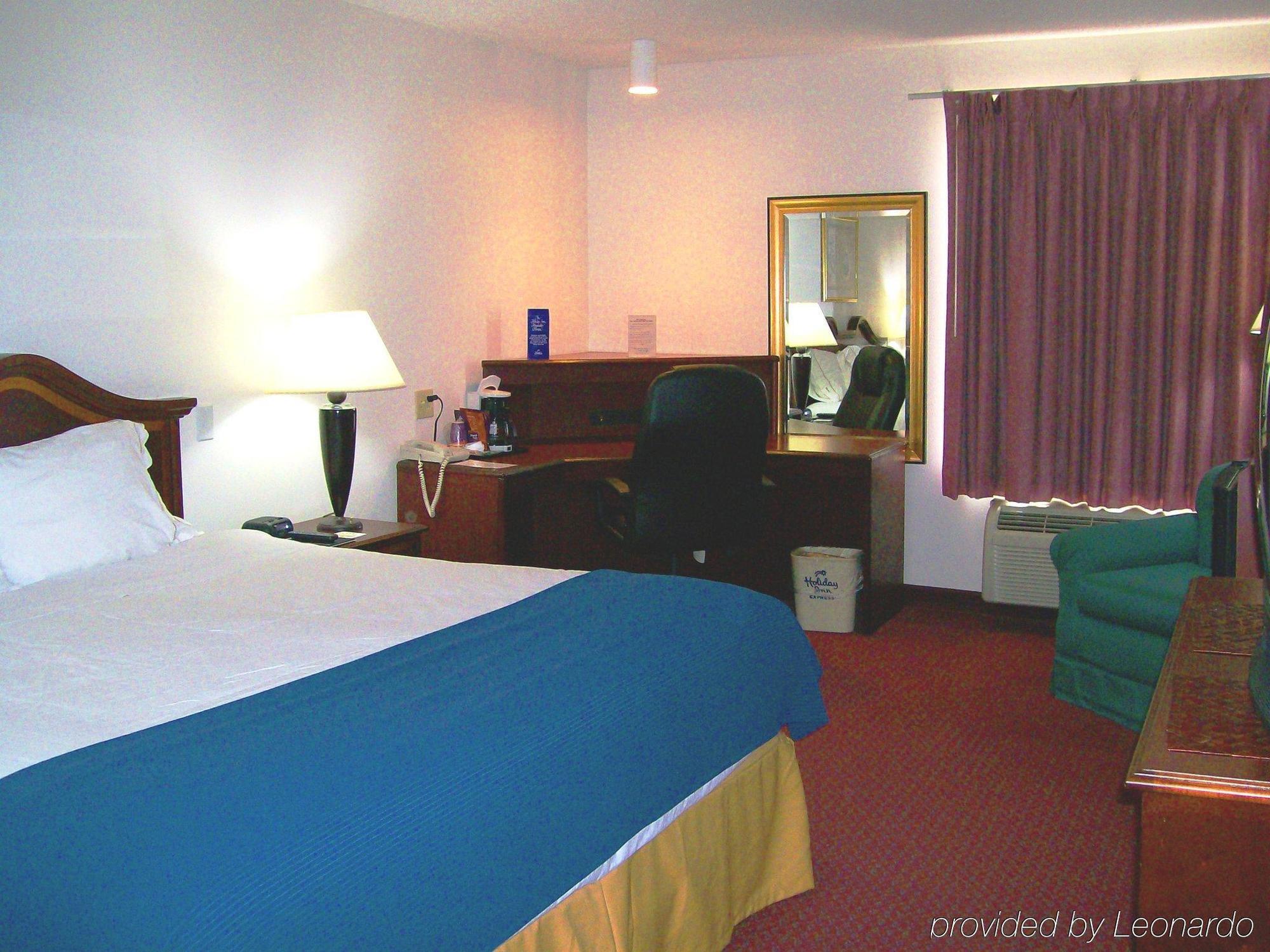 Holiday Inn Express & Suites Alliance By Ihg Экстерьер фото