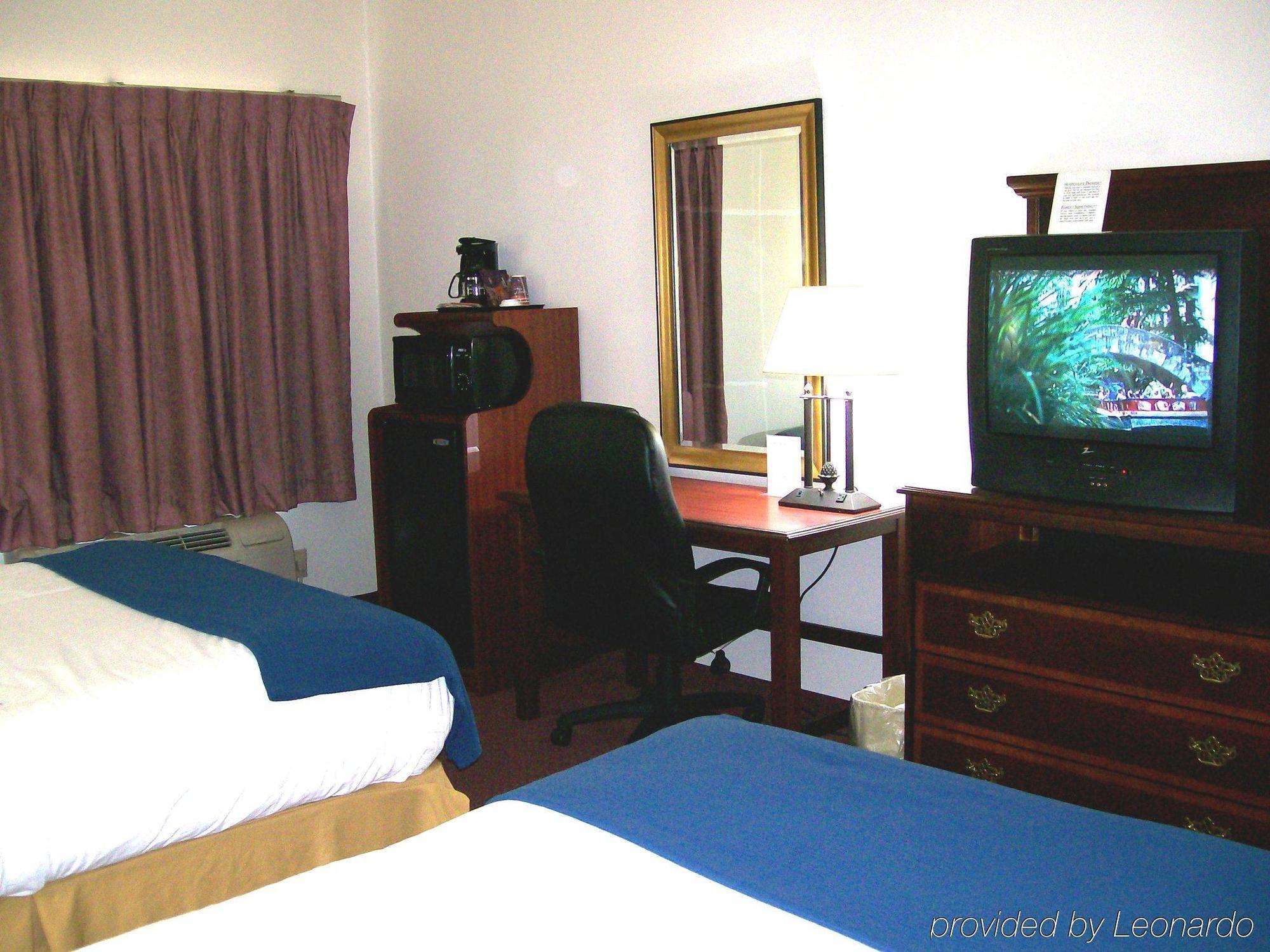 Holiday Inn Express & Suites Alliance By Ihg Экстерьер фото