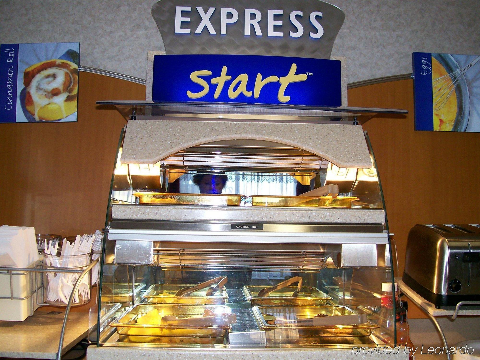 Holiday Inn Express & Suites Alliance By Ihg Экстерьер фото