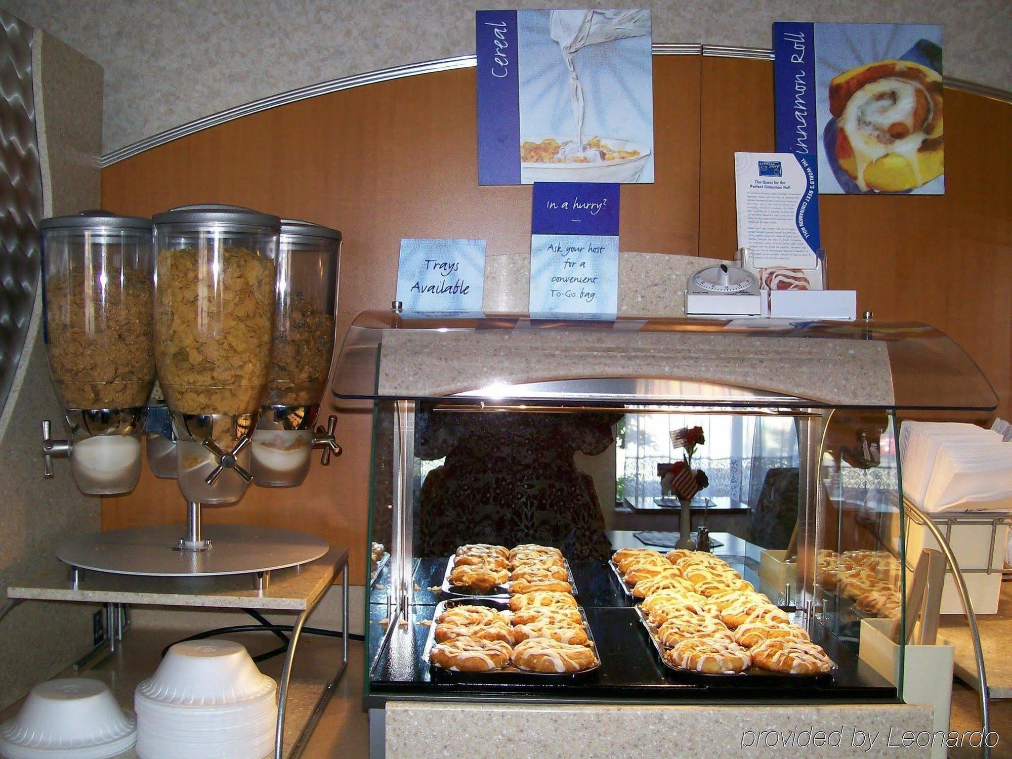 Holiday Inn Express & Suites Alliance By Ihg Ресторан фото